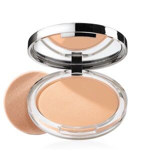 Clinique Stay-Matte Sheer Pressed Powder Oil Free in 02 Stay Neutral